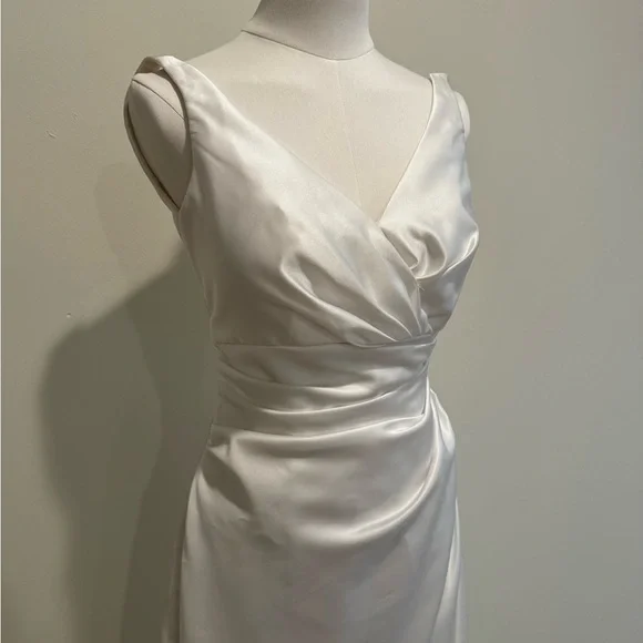 Bridal Dress - Picture 3 of 4